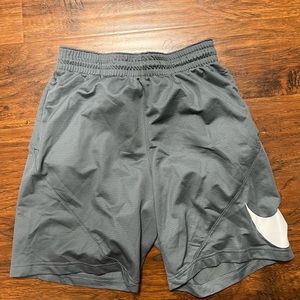 Nike grey basketball shorts sz L